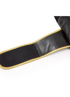 reebok negro con dorado